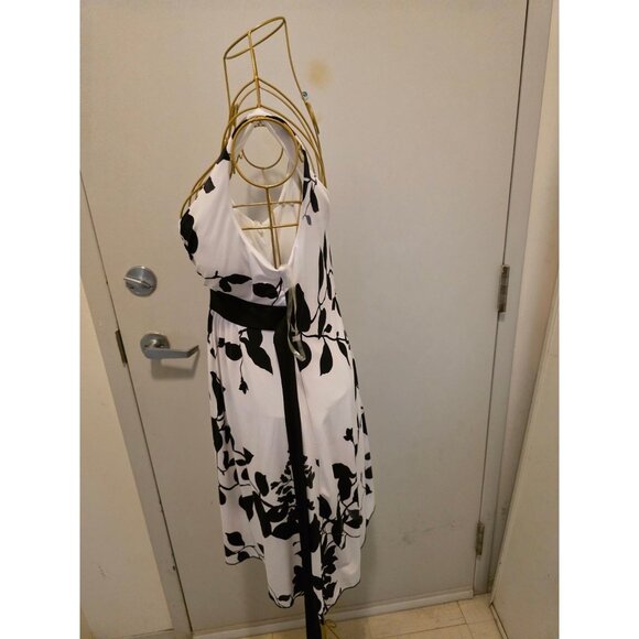 Speechless Black and White Floral Print Women's Dress Medium Sleeveless V-Neck - Picture 5 of 16